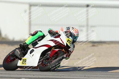 media/Jan-15-2026-Racers Edge (Thu) [[dfebeb70ab]]/2-A Group/Session 3 (Turn 16)/